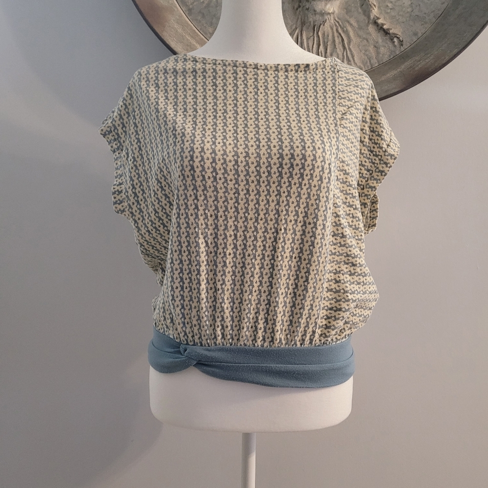 Anthropologie Two-Tone Knit Short Sleeve Tee in Cream and Blue